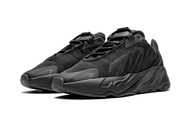 Yeezy 700 - Triple Black