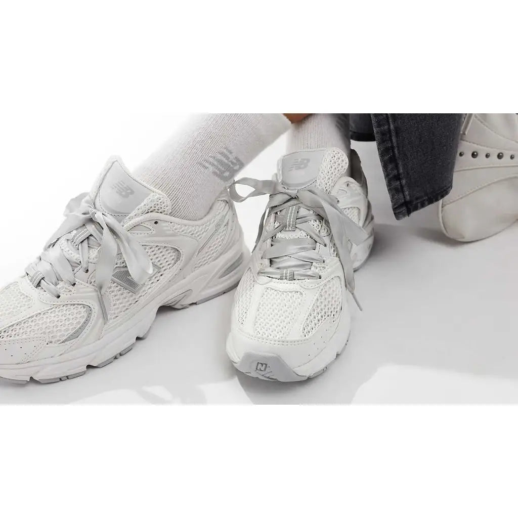 New Balance 530 - White Silver Ribbon Lace